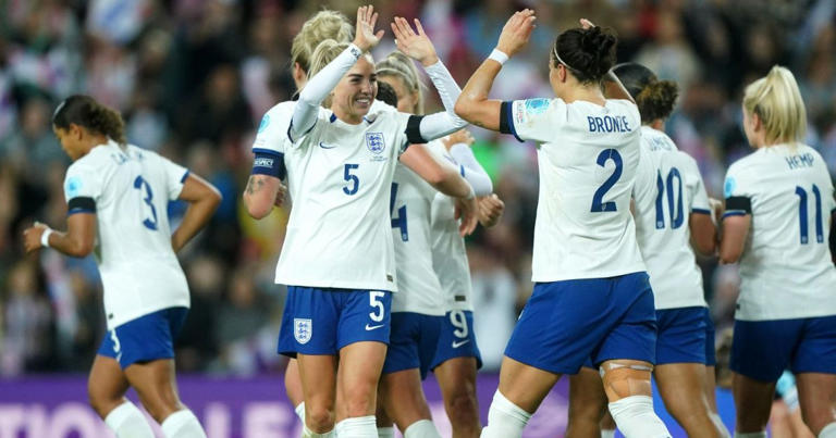 England 2-1 Scotland: Bronze, Hemp score as Lionesses earn narrow win in first game since World Cup