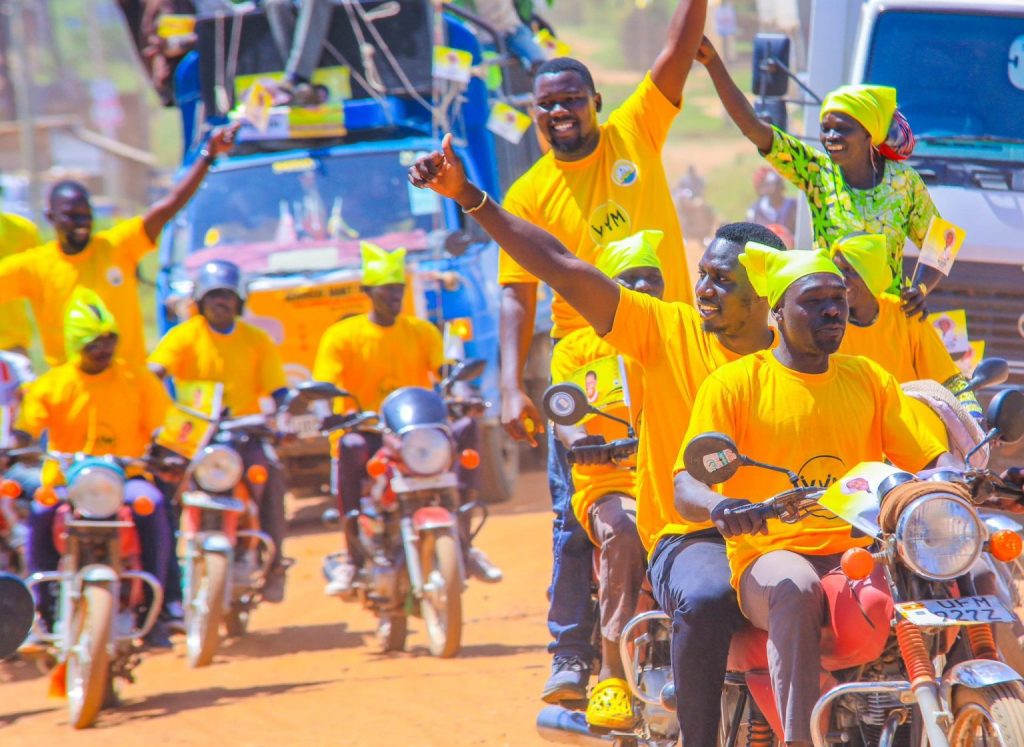 Youths paint Dokolo yellow as Museveni campaigns for Adongo in Woman MP