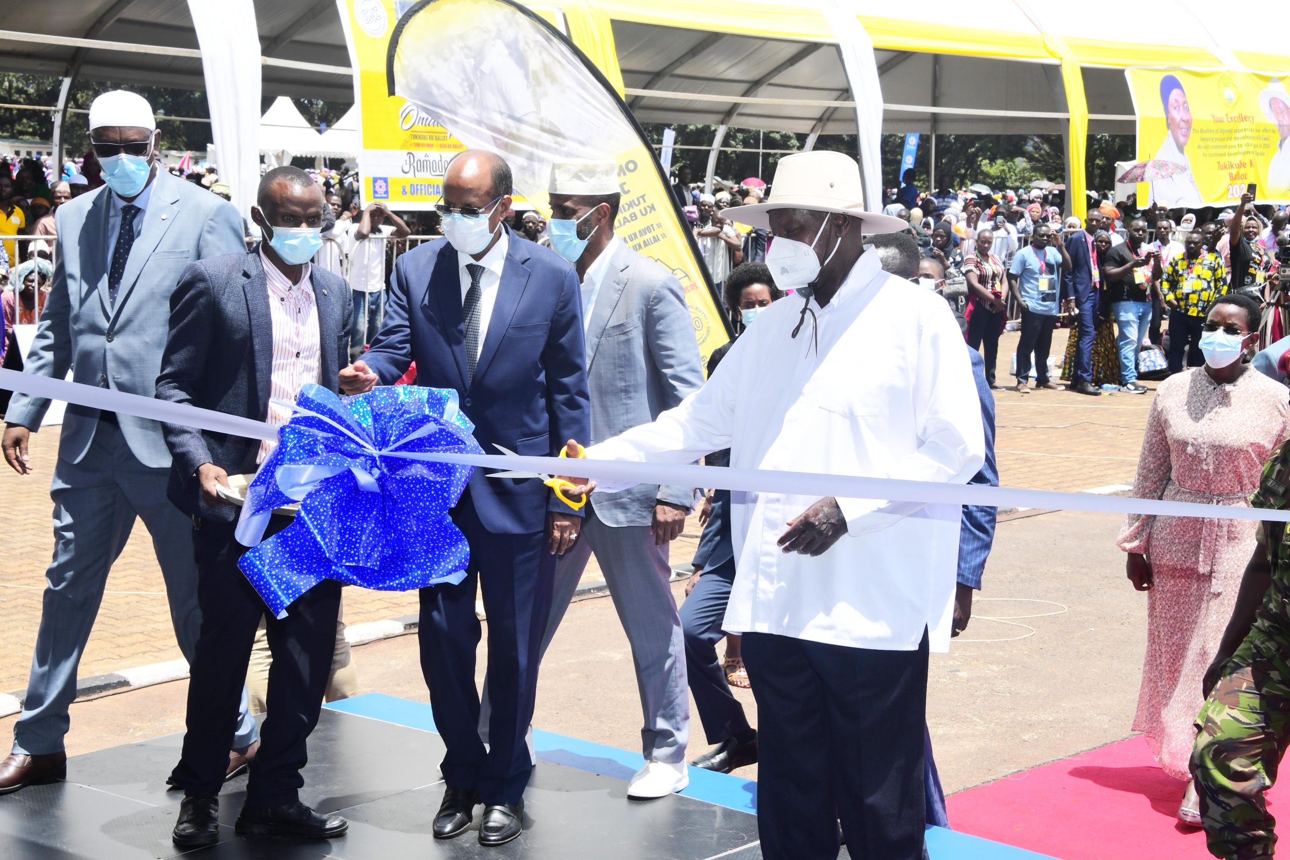 PRESIDENT MUSEVENI LAUNCHES UGANDA’S FIRST EVER ISLAMIC BANKING INSTITUTION