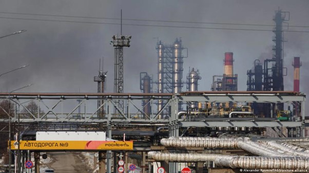 Ukraine updates: Drone reportedly hits Russian oil refinery